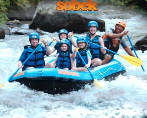 Bali_White_Water_2012_Crop